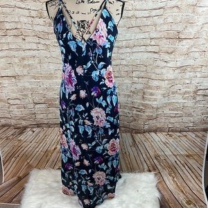 New Timing Fitted Maxi Dress with Strap Detail Small